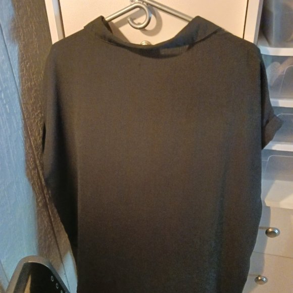 classic button down shirt - Picture 2 of 3